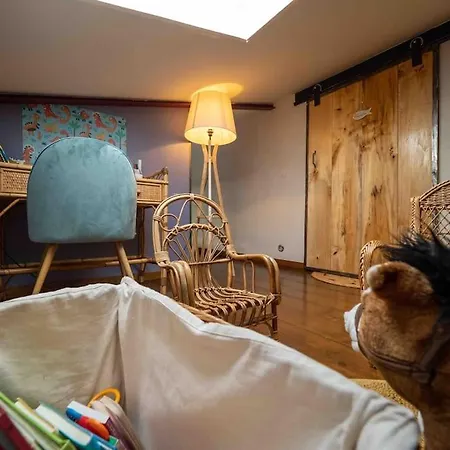 La Maison Atypique & Sa Piscine Pontacq