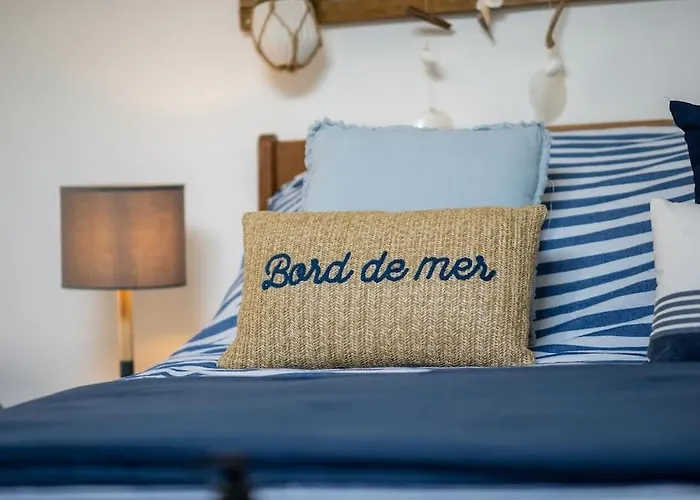 La Maison Atypique&sa Piscine Hébergement de vacances