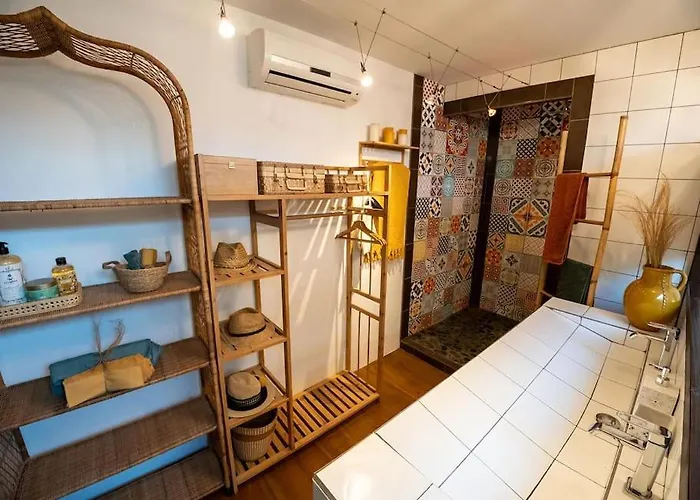 La Maison Atypique&sa Piscine Hébergement de vacances *