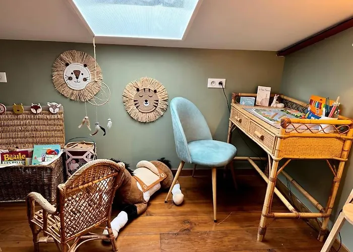 Casa de Férias La Maison Atypique & Sa Piscine Pontacq