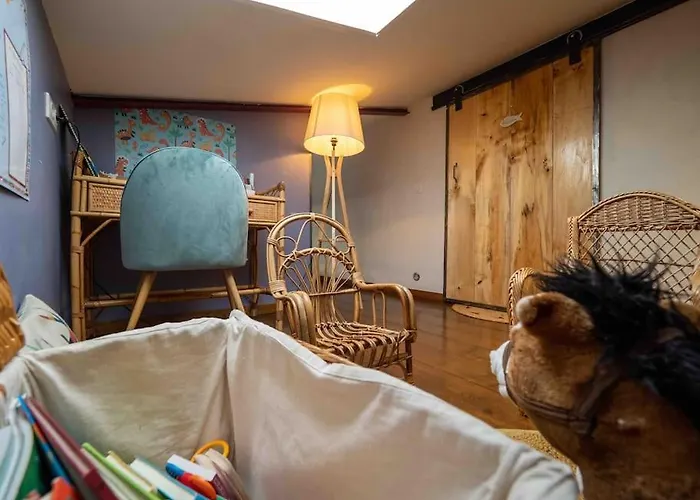 La Maison Atypique & Sa Piscine Pontacq