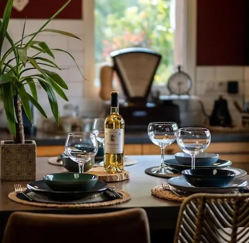 La Maison Atypique & Sa Piscine Casa de Férias *