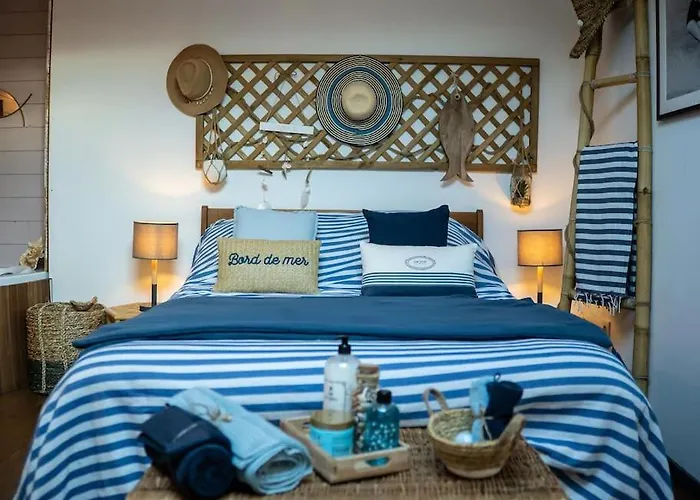 Casa de Férias La Maison Atypique & Sa Piscine