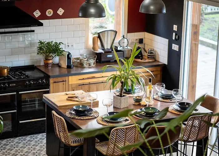 La Maison Atypique & Sa Piscine Pontacq