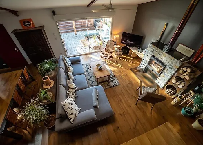 La Maison Atypique & Sa Piscine Pontacq